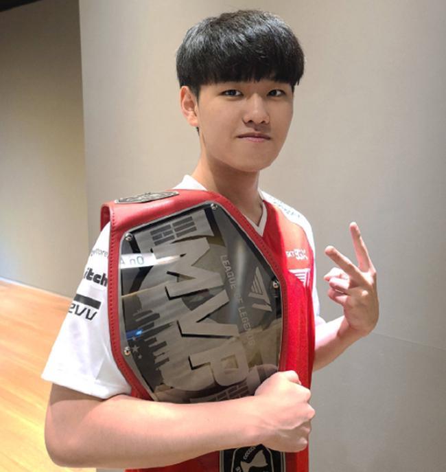 与斯图亚尼 与斯图亚尼